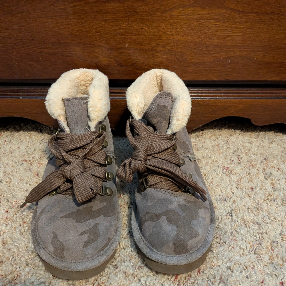 BearPaw Women's Brown Camouflage Winter Boots